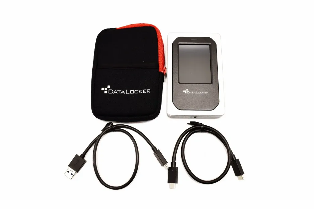 DataLocker DL4 FE 1TB SSD | Unidad Cifrada FIPS 140-3 Nivel 3 | Pantalla Táctil